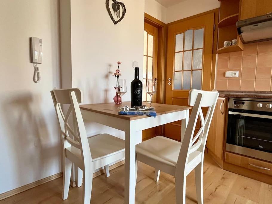 Apartamento Apartmán s terasou u lázeňské kolonády Poděbrady Exterior foto