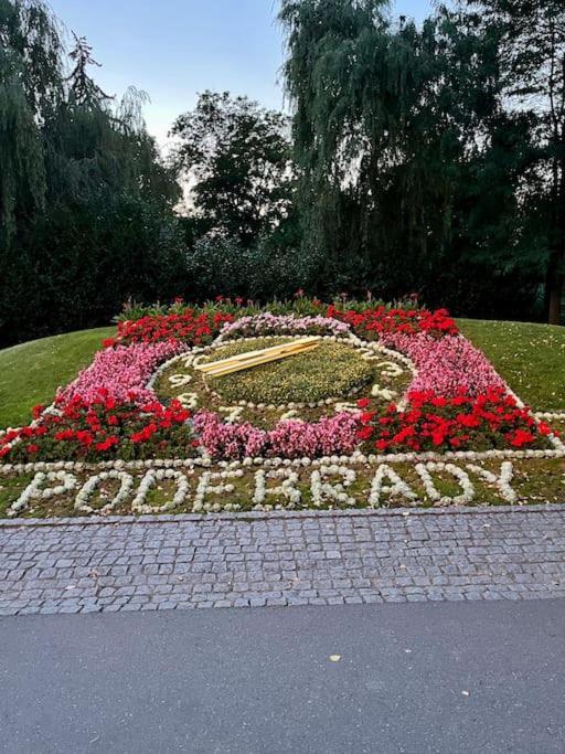 Apartamento Apartmán s terasou u lázeňské kolonády Poděbrady Exterior foto