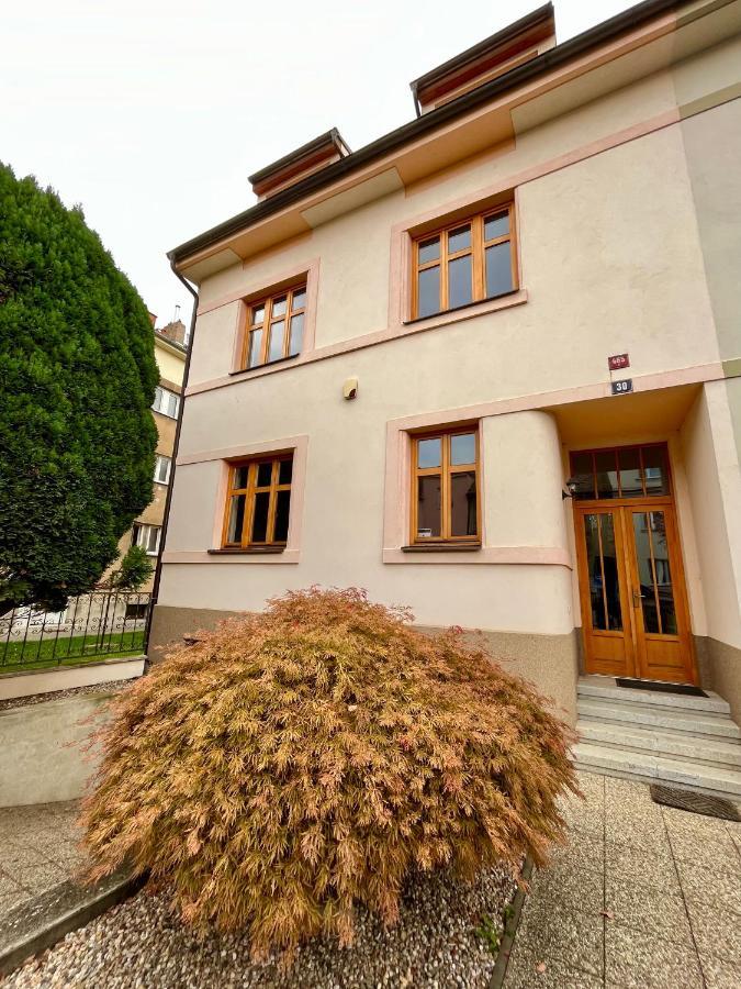 Apartamento Apartmán s terasou u lázeňské kolonády Poděbrady Exterior foto